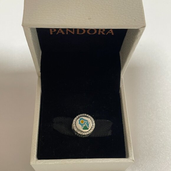 Pandora Green Bay,Wisconsin Exclusive Charm Bead - Picture 3 of 5